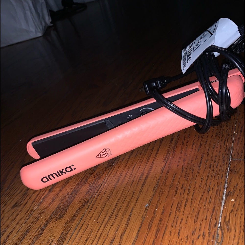 Amika Flat Iron
